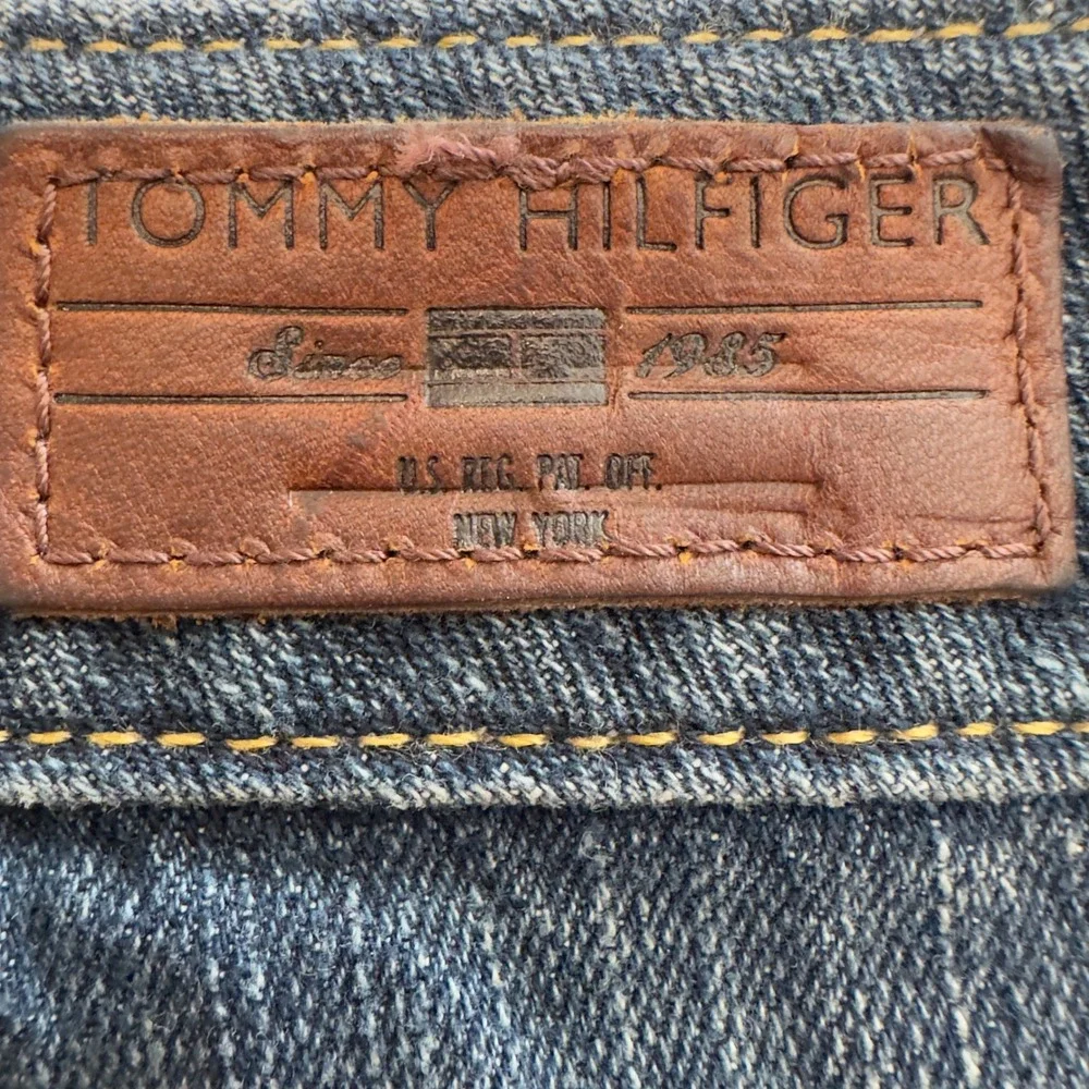Tommy Hilfiger Womens Dark Wash Denim Shorts Low Rise Cotton Size 6
